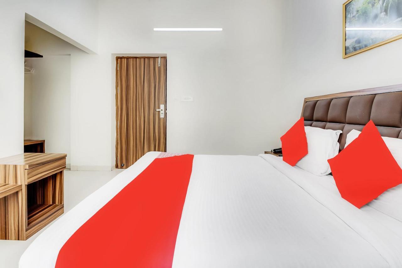 Oyo 10213 Hotel Panache Mathura Extérieur photo