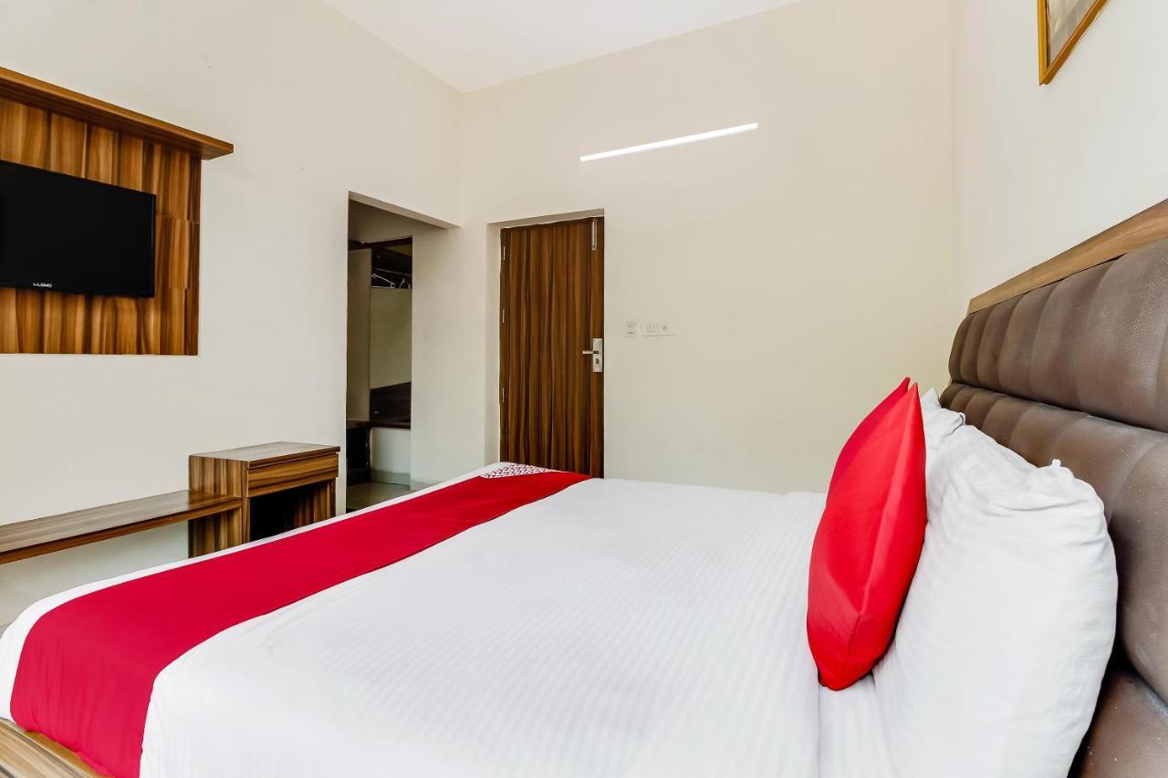 Oyo 10213 Hotel Panache Mathura Extérieur photo
