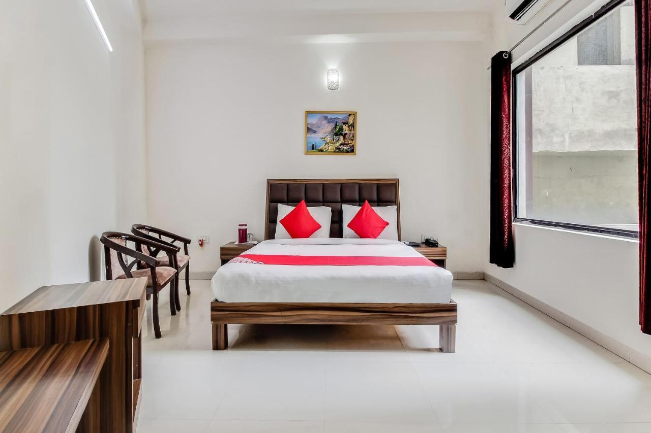 Oyo 10213 Hotel Panache Mathura Extérieur photo