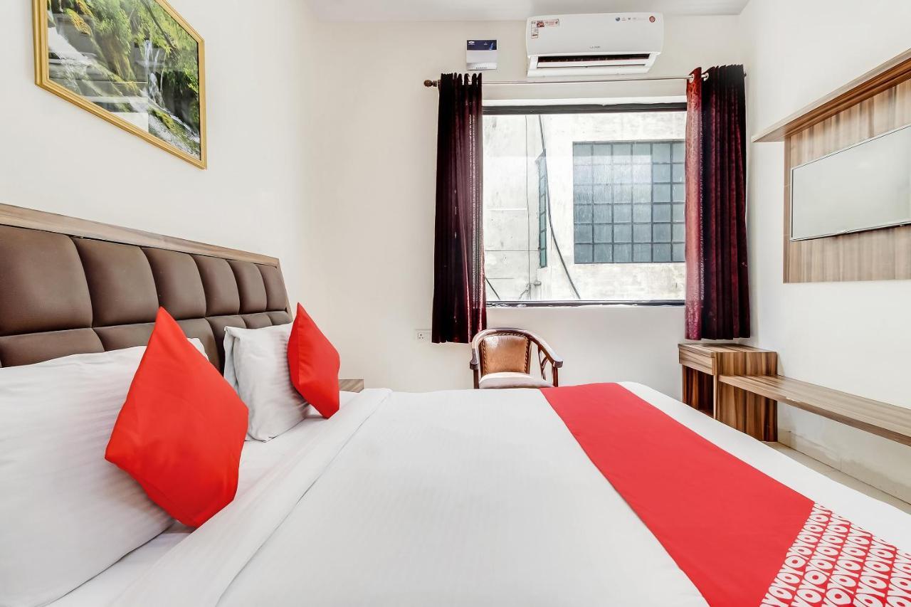 Oyo 10213 Hotel Panache Mathura Extérieur photo