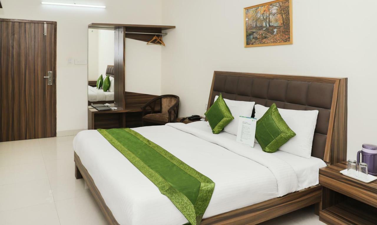 Oyo 10213 Hotel Panache Mathura Extérieur photo