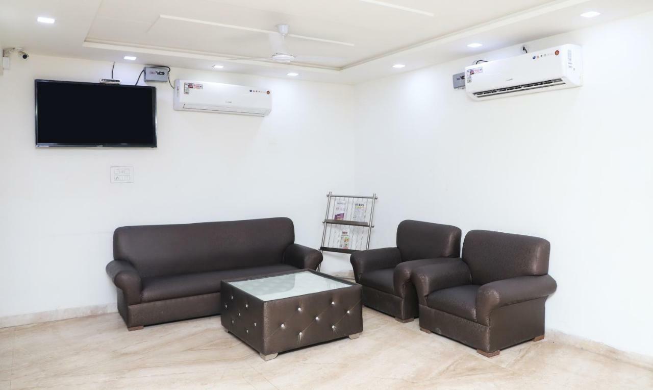 Oyo 10213 Hotel Panache Mathura Extérieur photo