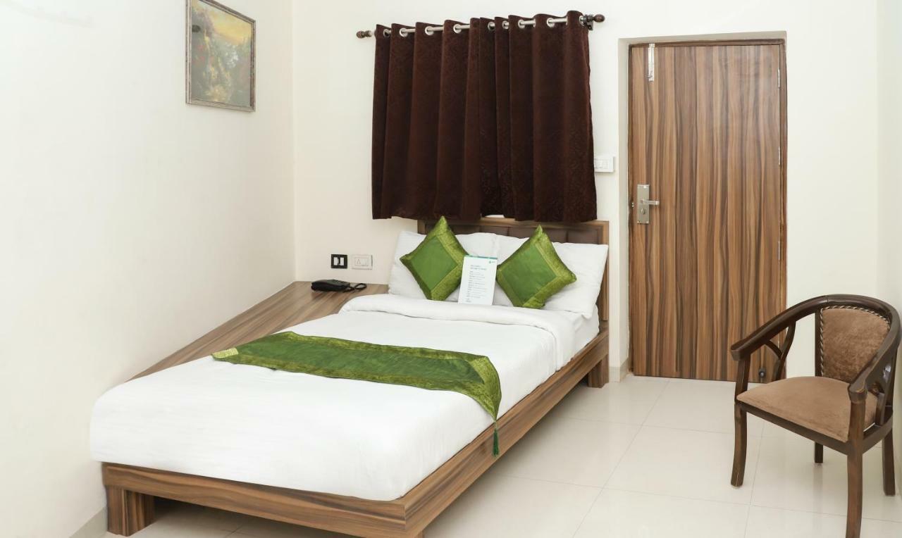 Oyo 10213 Hotel Panache Mathura Extérieur photo